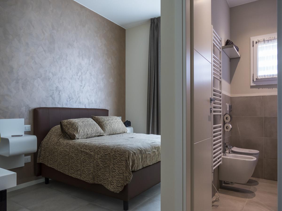 Hotel Buena Onda เปสเคียรา เดล การ์ดา ภายนอก รูปภาพ