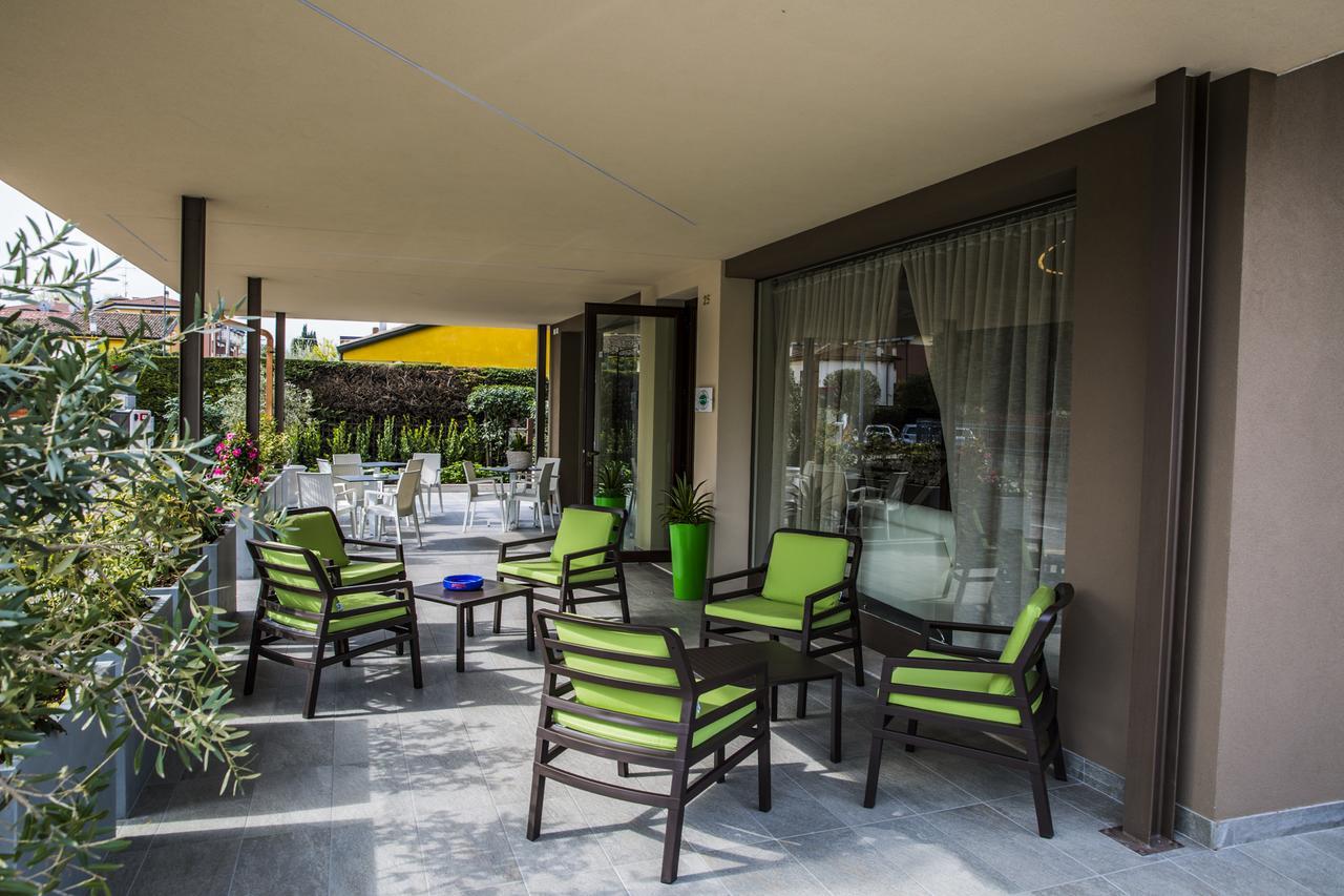 Hotel Buena Onda เปสเคียรา เดล การ์ดา ภายนอก รูปภาพ