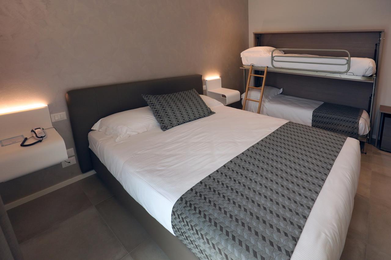 Hotel Buena Onda เปสเคียรา เดล การ์ดา ภายนอก รูปภาพ