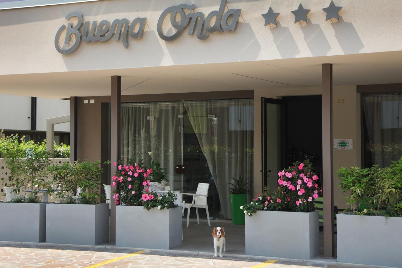 Hotel Buena Onda เปสเคียรา เดล การ์ดา ภายนอก รูปภาพ