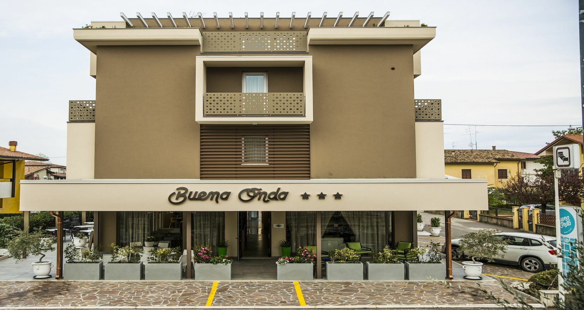 Hotel Buena Onda เปสเคียรา เดล การ์ดา ภายนอก รูปภาพ
