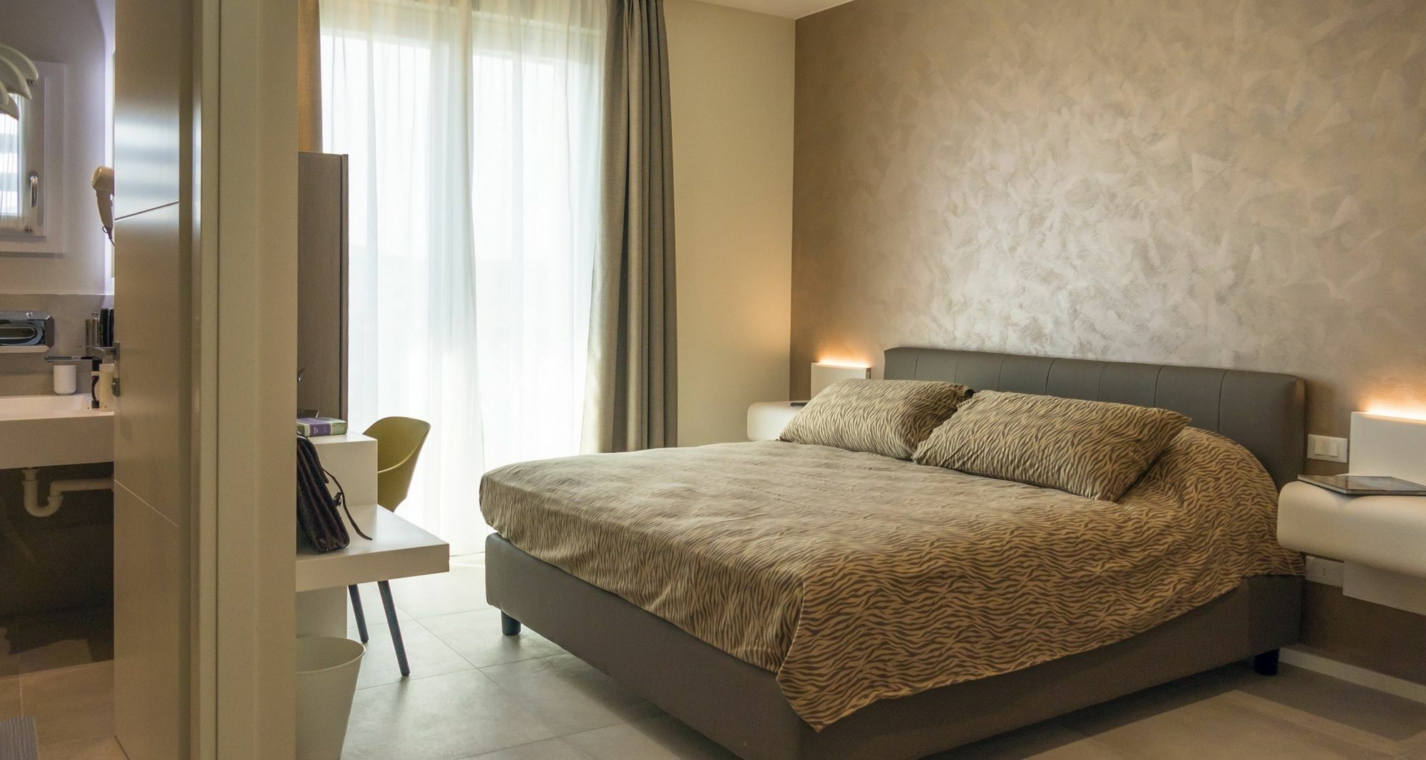 Hotel Buena Onda เปสเคียรา เดล การ์ดา ภายนอก รูปภาพ