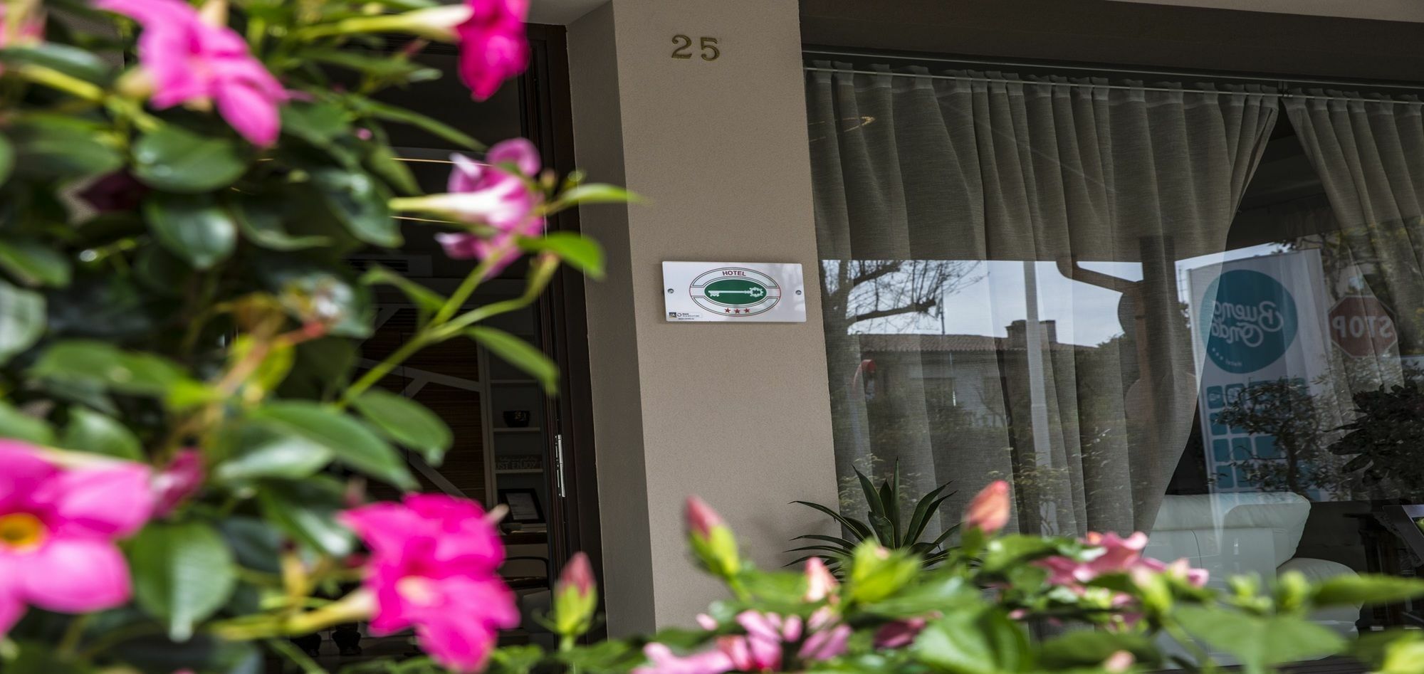 Hotel Buena Onda เปสเคียรา เดล การ์ดา ภายนอก รูปภาพ